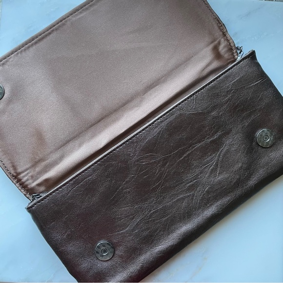 brown studded vegan leather shoulder bag - Picture 3 of 4